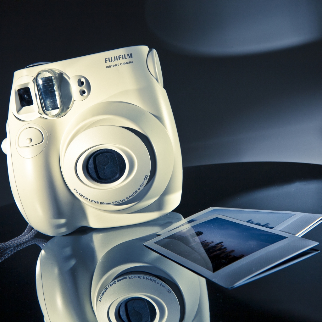 Fujifilm Instax Mini Camera for 1024 x 1024 iPad resolution