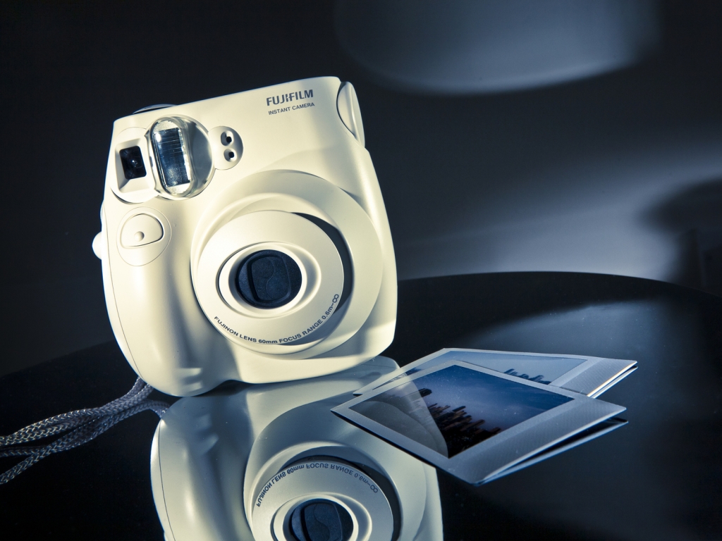 Fujifilm Instax Mini Camera for 1024 x 768 resolution