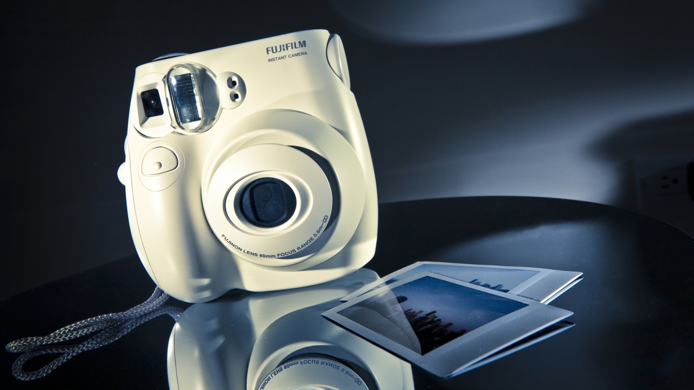 Fujifilm Instax Mini Camera for 1366 x 768 HDTV resolution