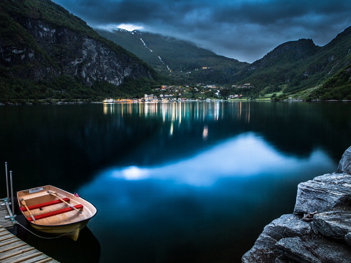 Geiranger at Night for 1152 x 864 resolution