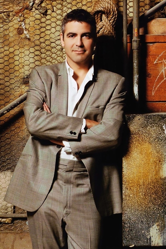 George Clooney Elegant Suit for 640 x 960 iPhone 4 resolution