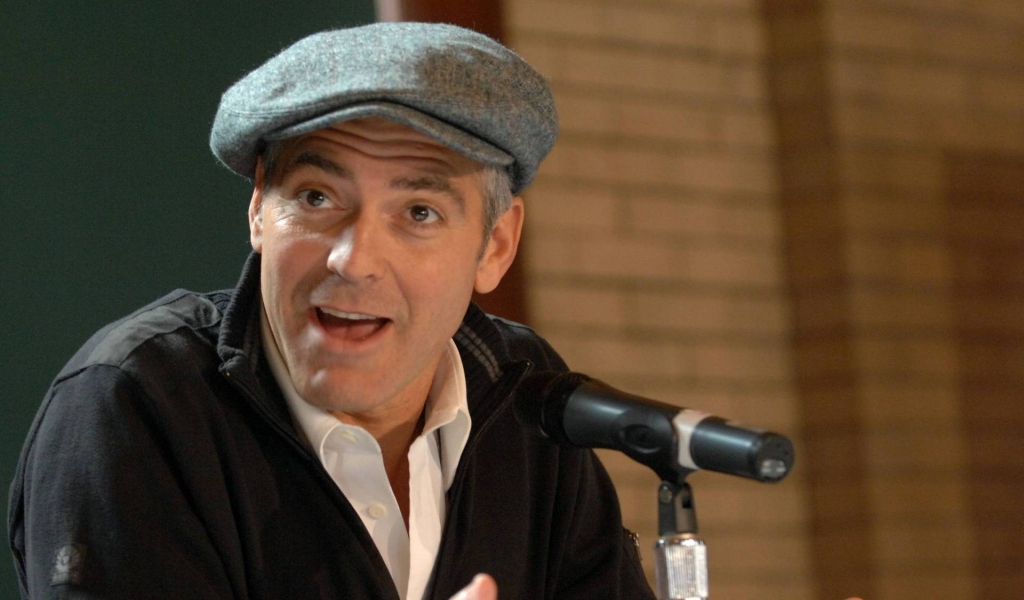 George Clooney Hat for 1024 x 600 widescreen resolution
