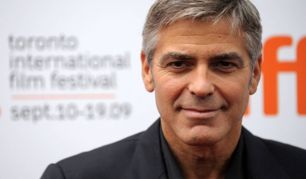 George Clooney Smile for 1024 x 600 widescreen resolution