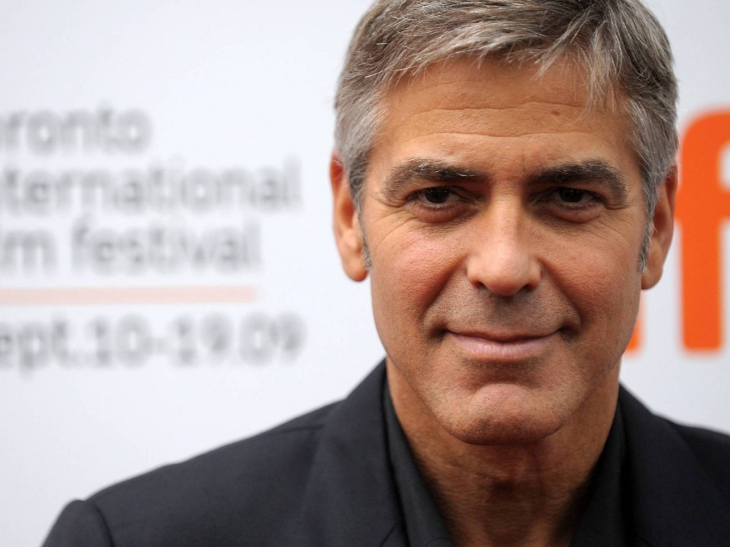 George Clooney Smile for 1024 x 768 resolution