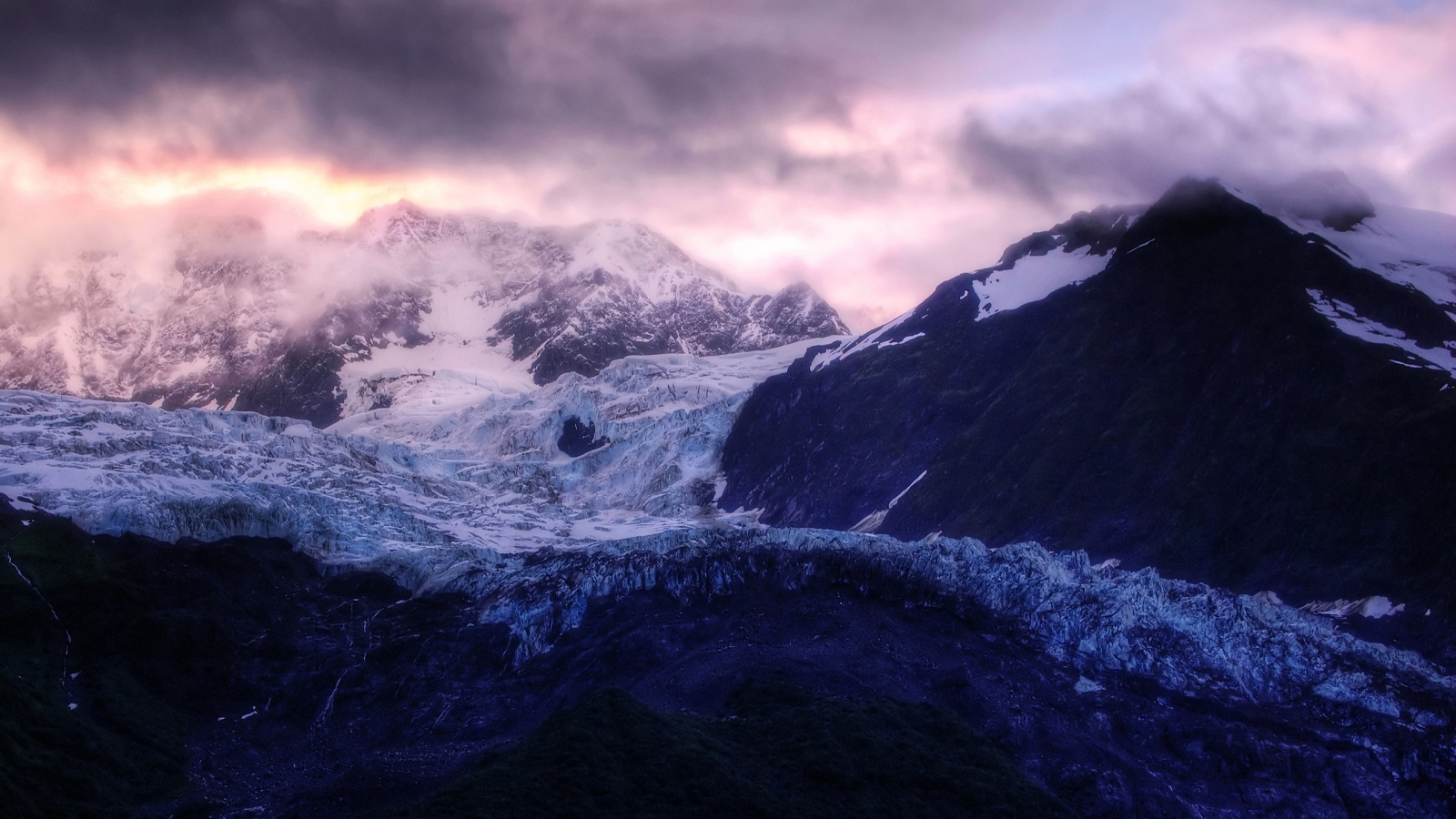 Glacier Sunrise for 1600 x 900 HDTV resolution