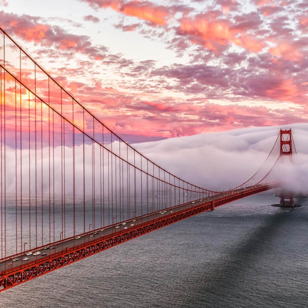 Golden Gate Bridge in San Francisco for 1024 x 1024 iPad resolution