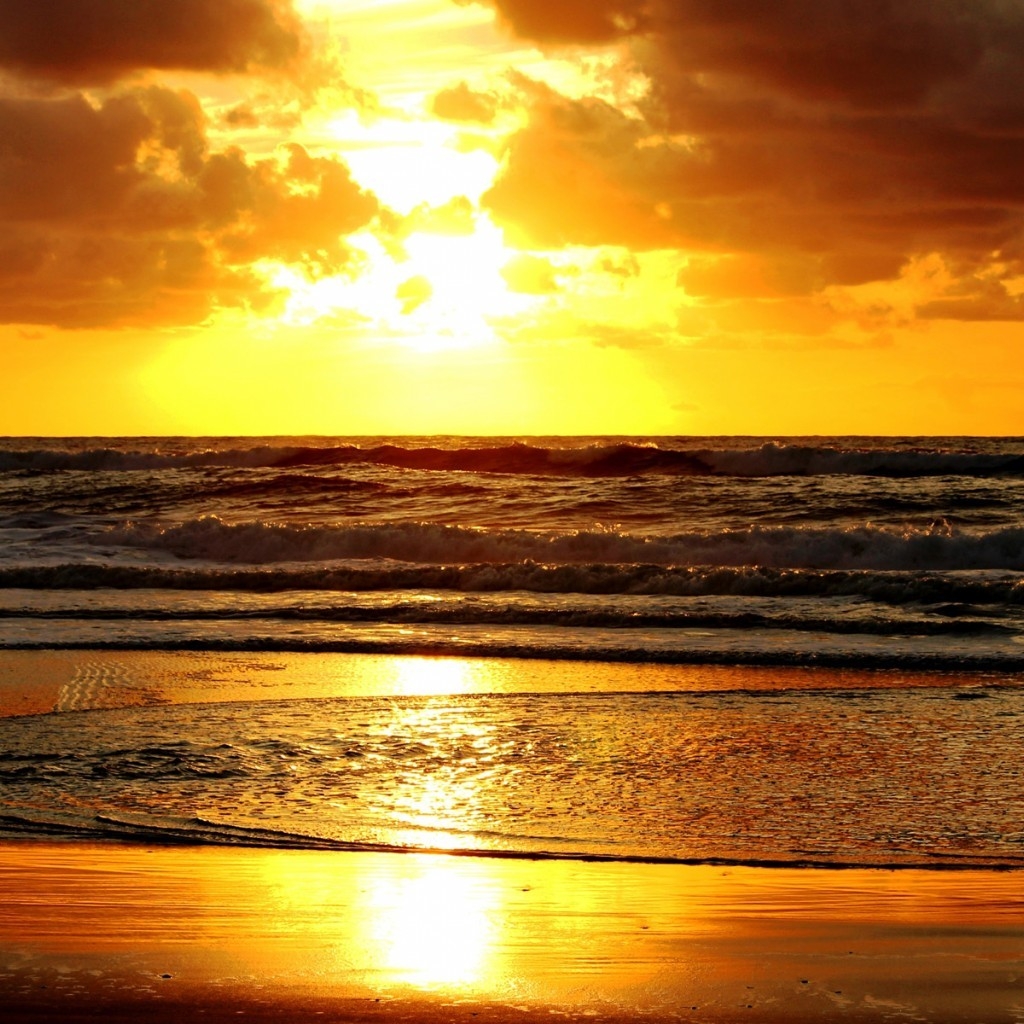 Golden Sunset for 1024 x 1024 iPad resolution