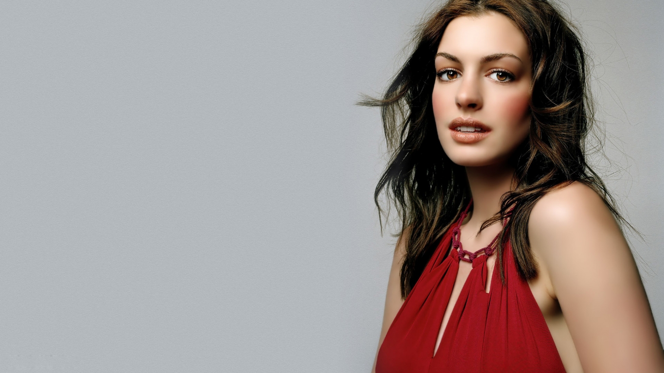 Gorgeous Anne Hathaway for 1366 x 768 HDTV resolution
