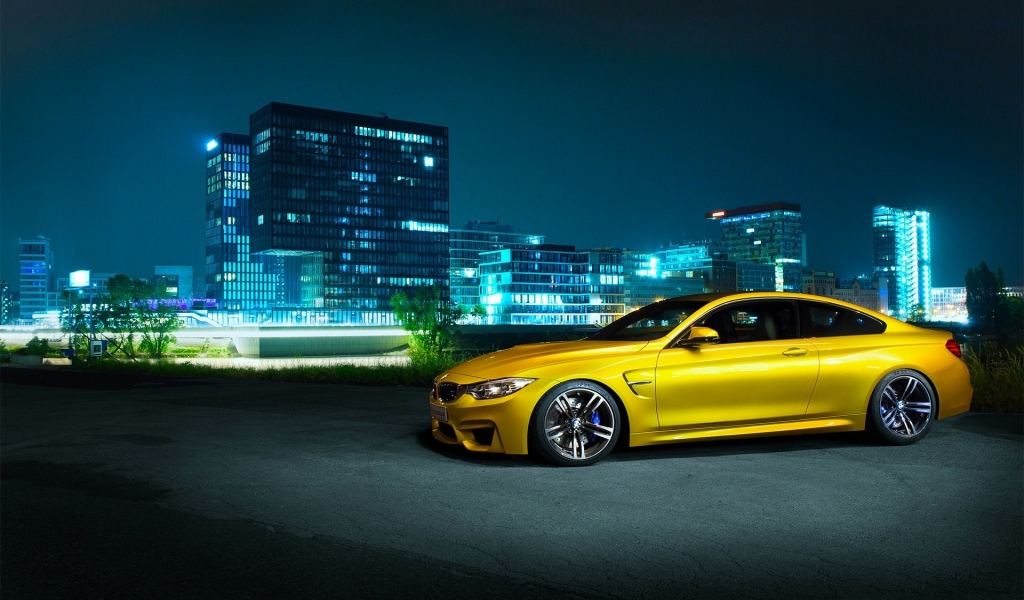 Gorgeous BMW M4 Coupe for 1024 x 600 widescreen resolution