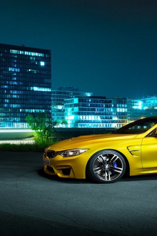 Gorgeous BMW M4 Coupe for 320 x 480 iPhone resolution