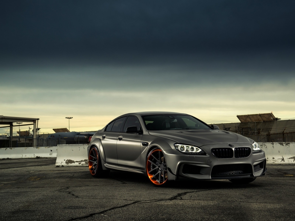Gorgeous BMW M6 for 1024 x 768 resolution