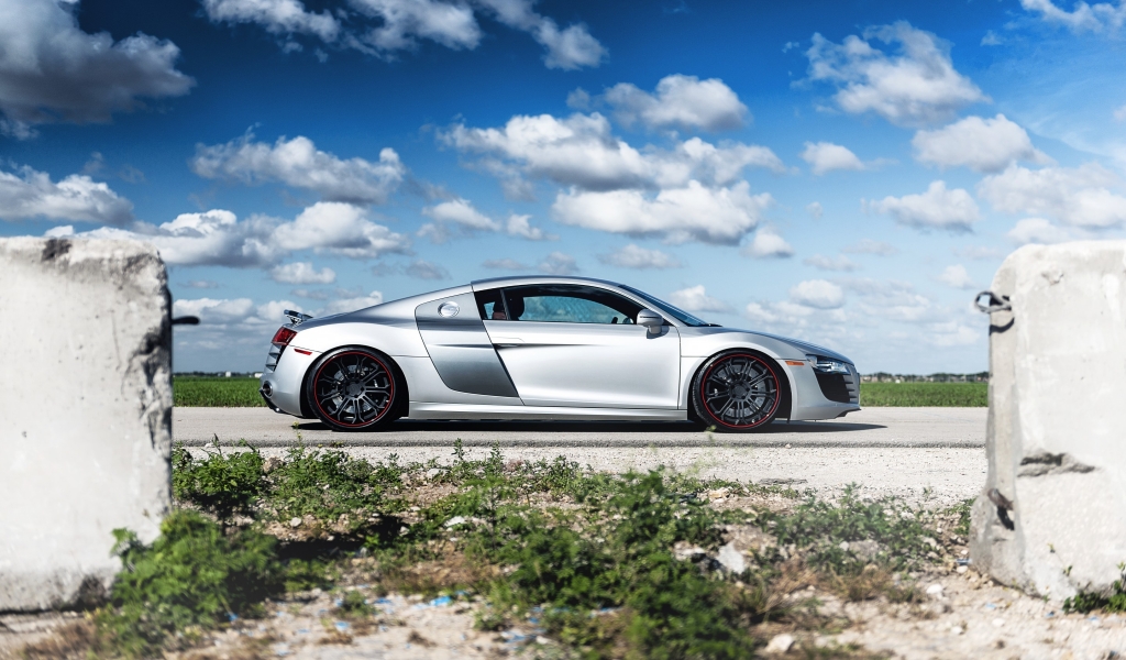 Gorgeous Grey Audi R8 for 1024 x 600 widescreen resolution