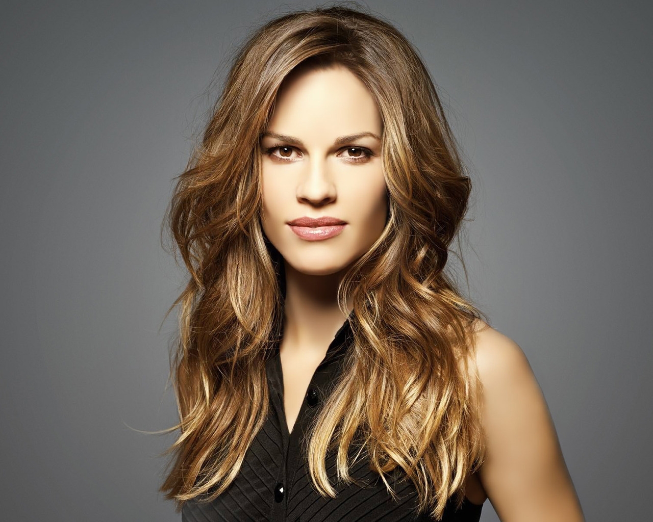 Gorgeous Hilary Swank for 1280 x 1024 resolution