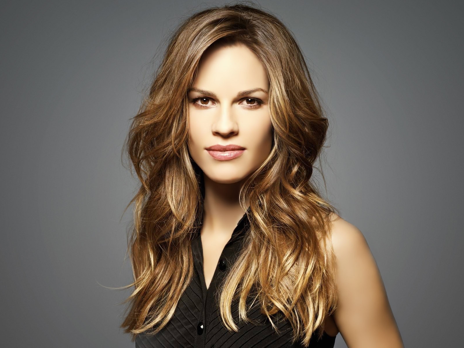 Gorgeous Hilary Swank for 1600 x 1200 resolution