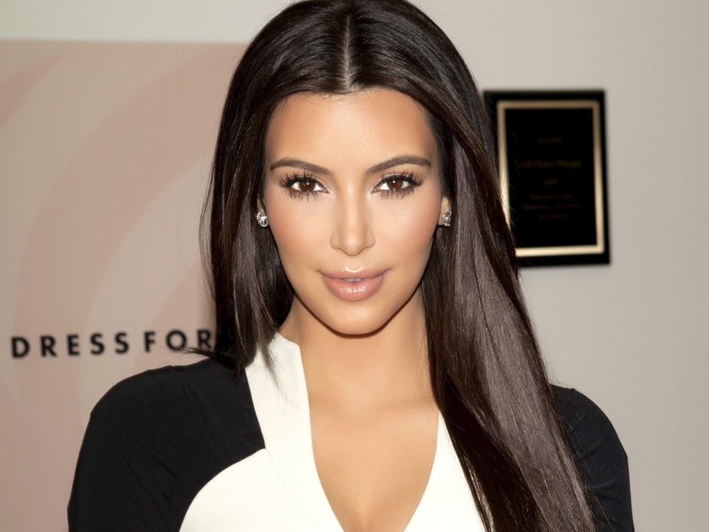 Gorgeous Kim Kardashian for 1024 x 768 resolution