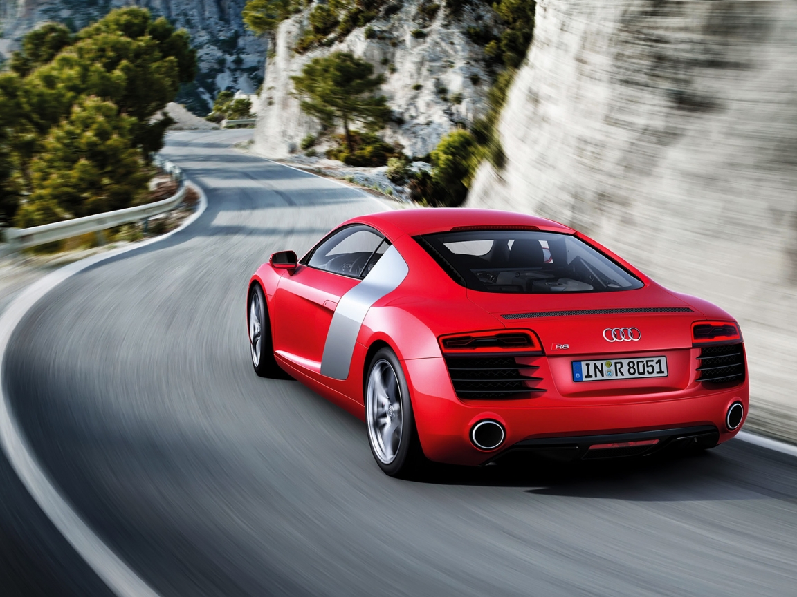 Gorgeous Red Audi R8 2013 for 1152 x 864 resolution