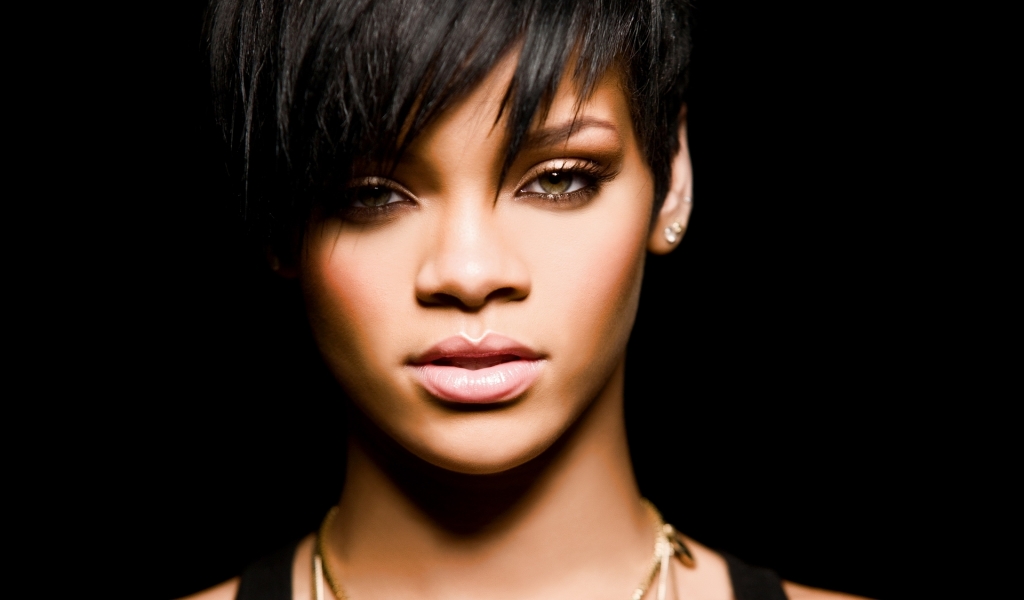 Gorgeous Rihanna for 1024 x 600 widescreen resolution
