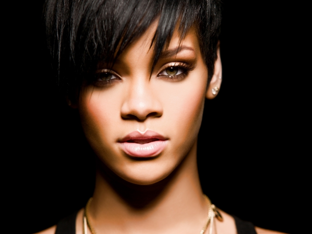 Gorgeous Rihanna for 1024 x 768 resolution