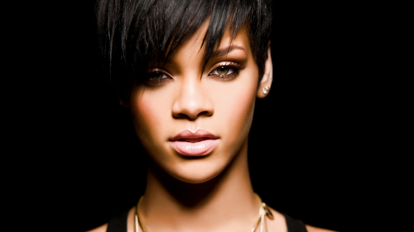 Gorgeous Rihanna for 1366 x 768 HDTV resolution