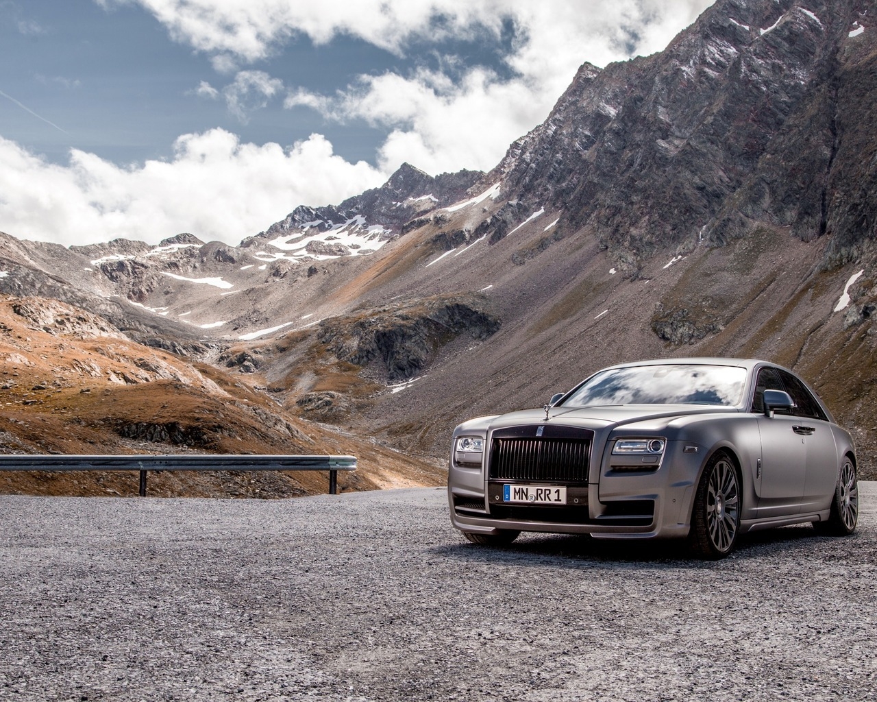 Gorgeous Rolls-Royce Ghost for 1280 x 1024 resolution