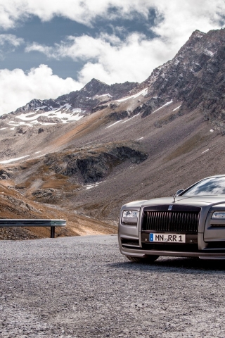 Gorgeous Rolls-Royce Ghost for 320 x 480 iPhone resolution