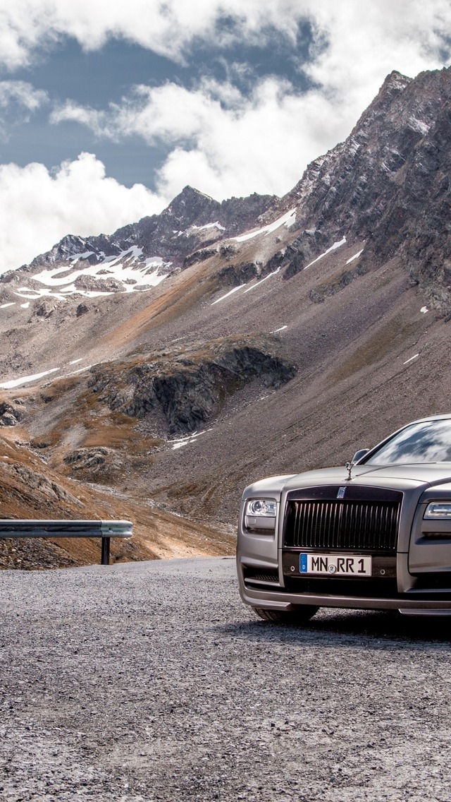 Gorgeous Rolls-Royce Ghost for 640 x 1136 iPhone 5 resolution
