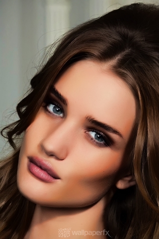 Gorgeous Rosie Huntington for 320 x 480 iPhone resolution