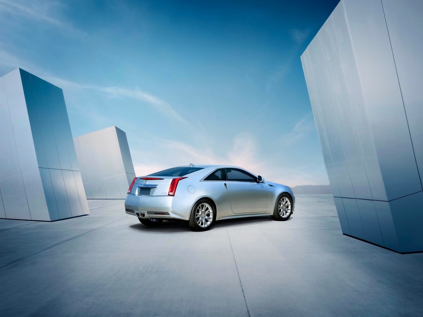Gourgeous Cadillac CTS  for 1600 x 1200 resolution