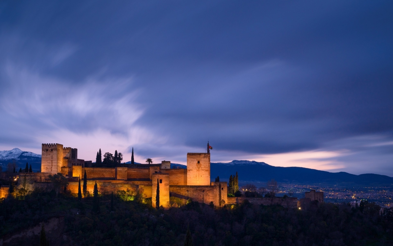 Granada Night View for 1280 x 800 widescreen resolution