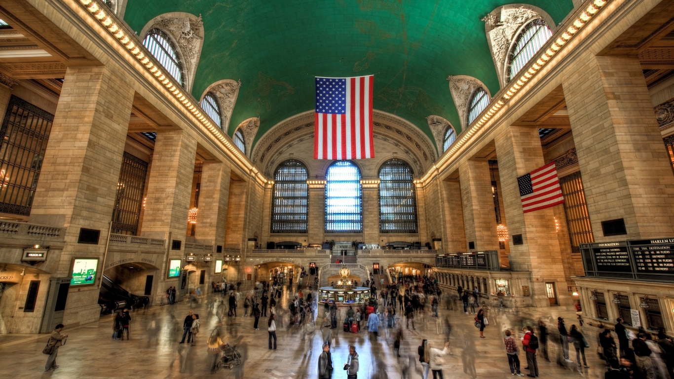 Grand Central Station for 1366 x 768 HDTV resolution