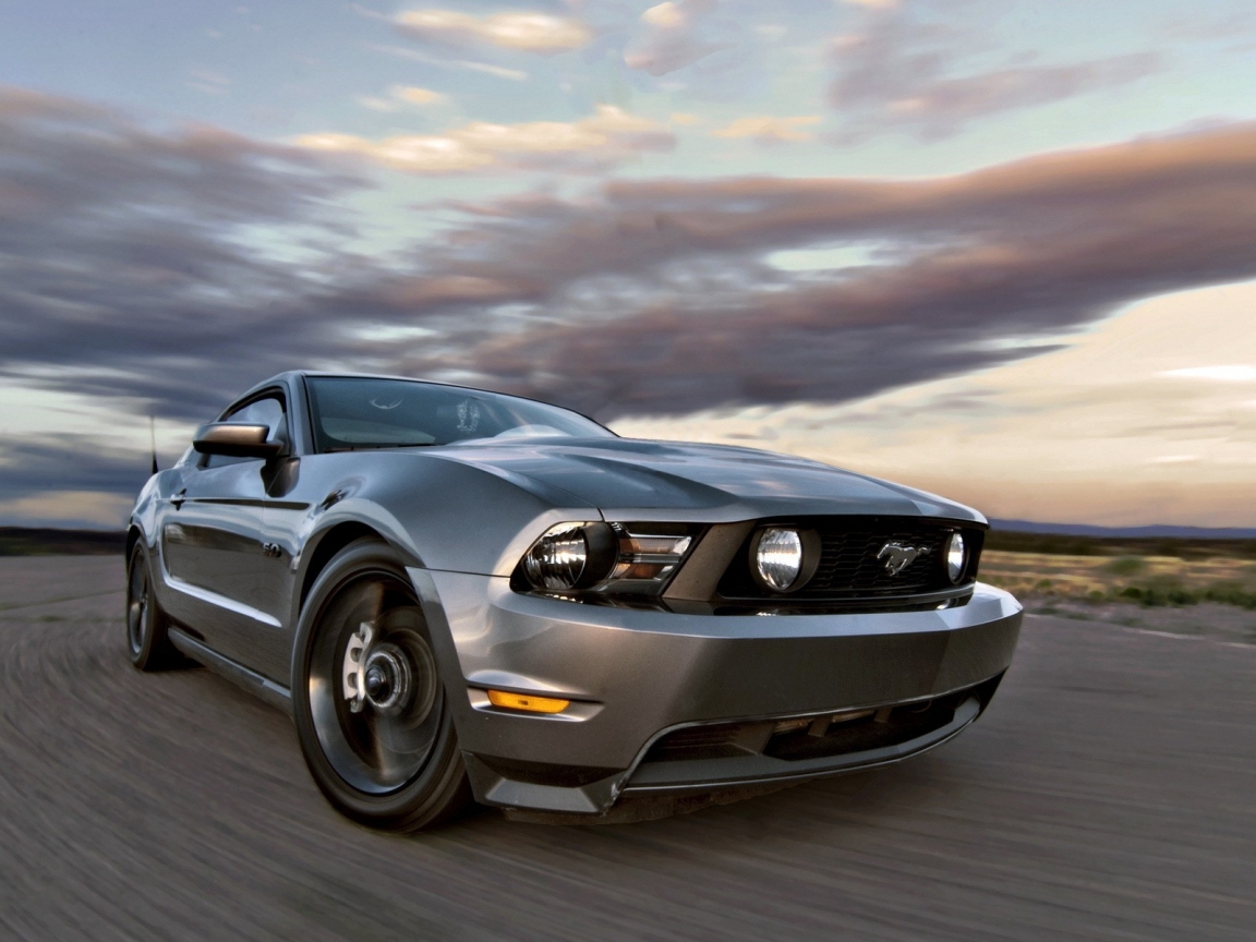 Gray Ford Mustang GT for 1152 x 864 resolution