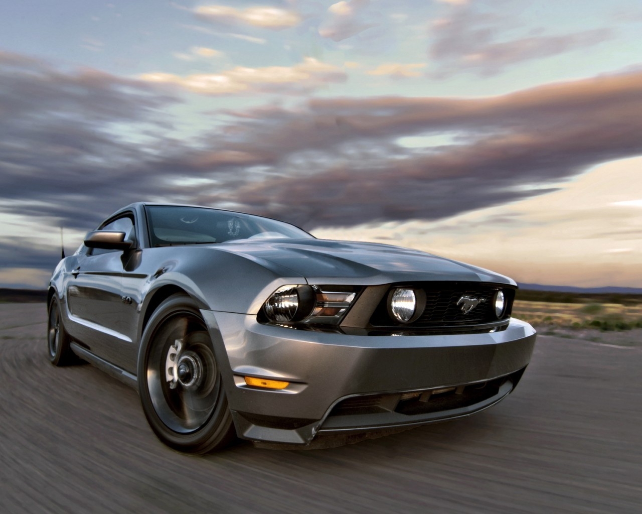 Gray Ford Mustang GT for 1280 x 1024 resolution