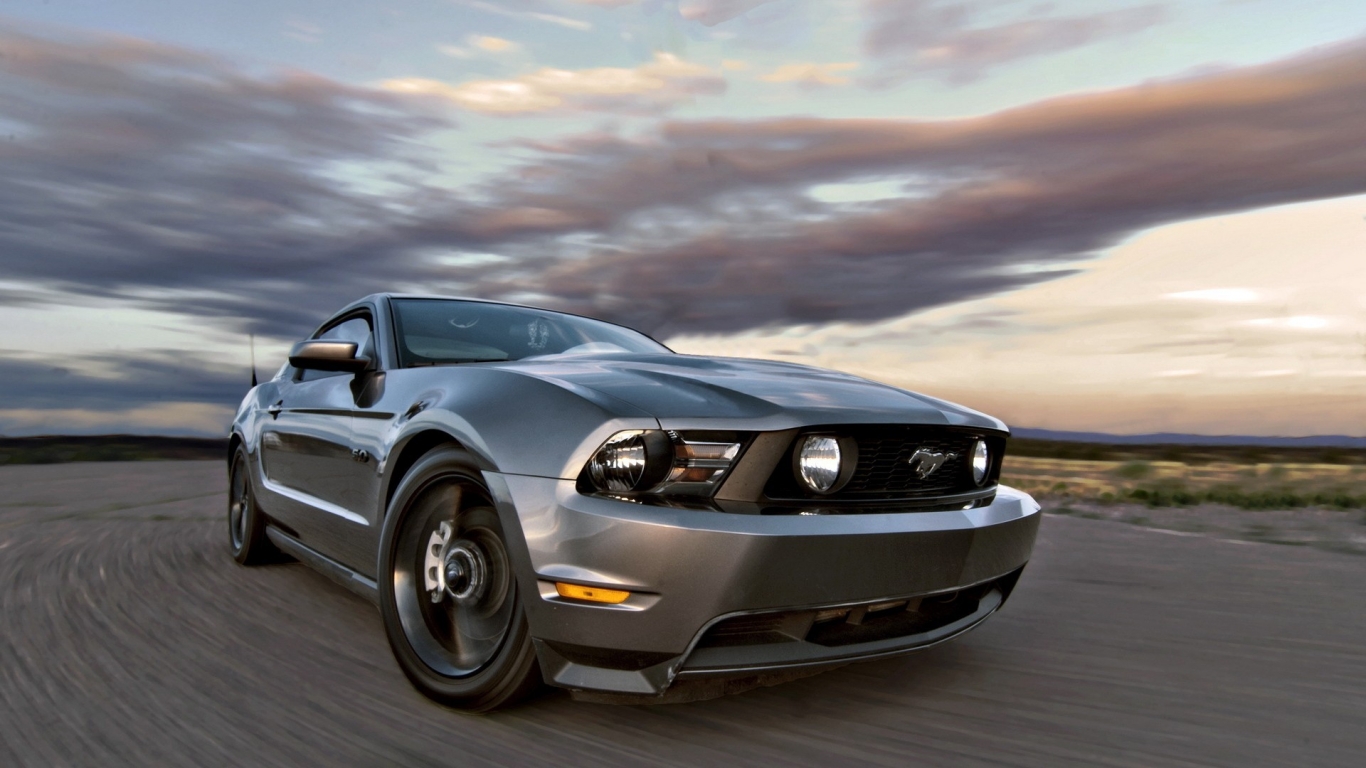 Gray Ford Mustang GT for 1366 x 768 HDTV resolution