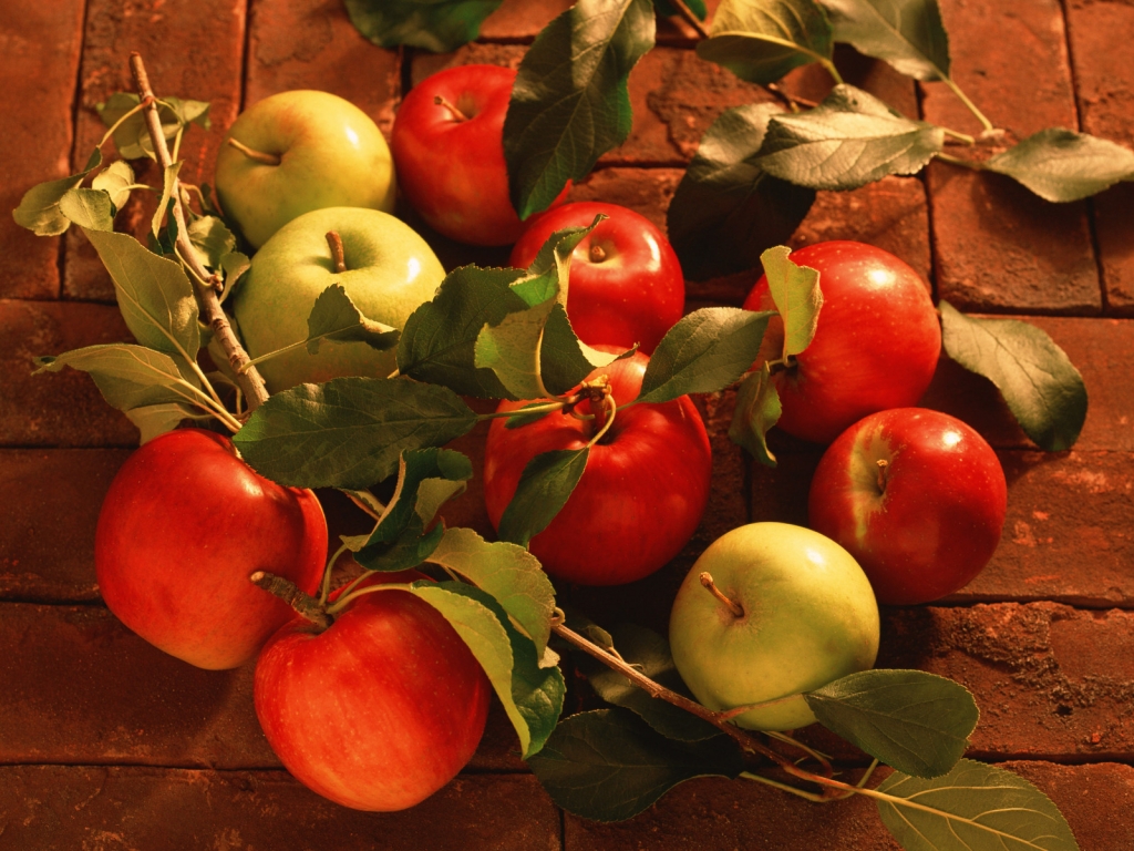 Green and Red Apples for 1024 x 768 resolution