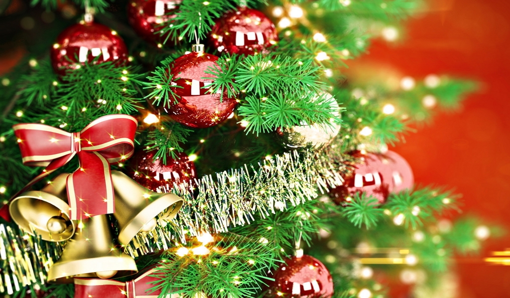 Green Christmas Tree for 1024 x 600 widescreen resolution