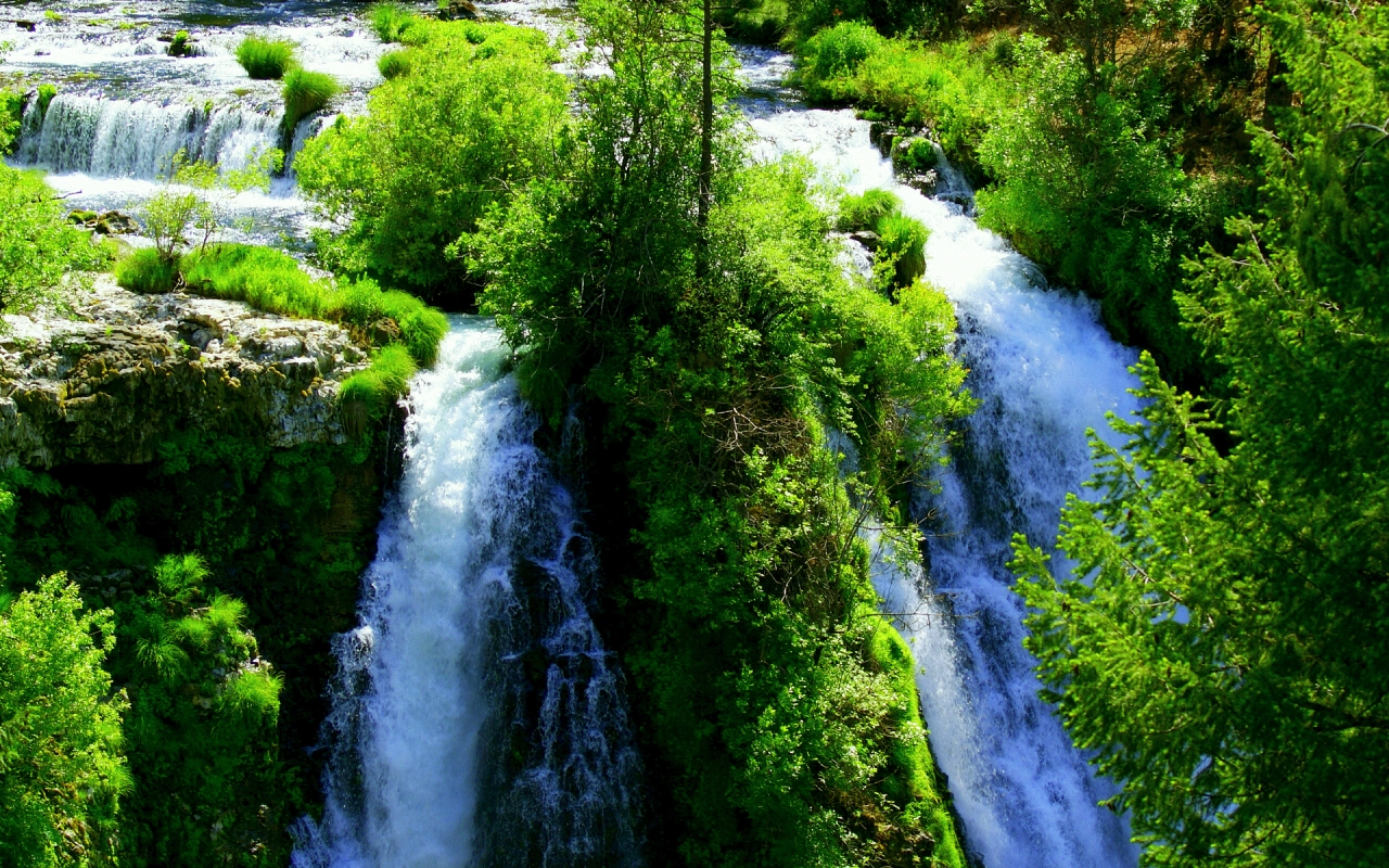 Green Mountain Waterfall for 1280 x 800 widescreen resolution