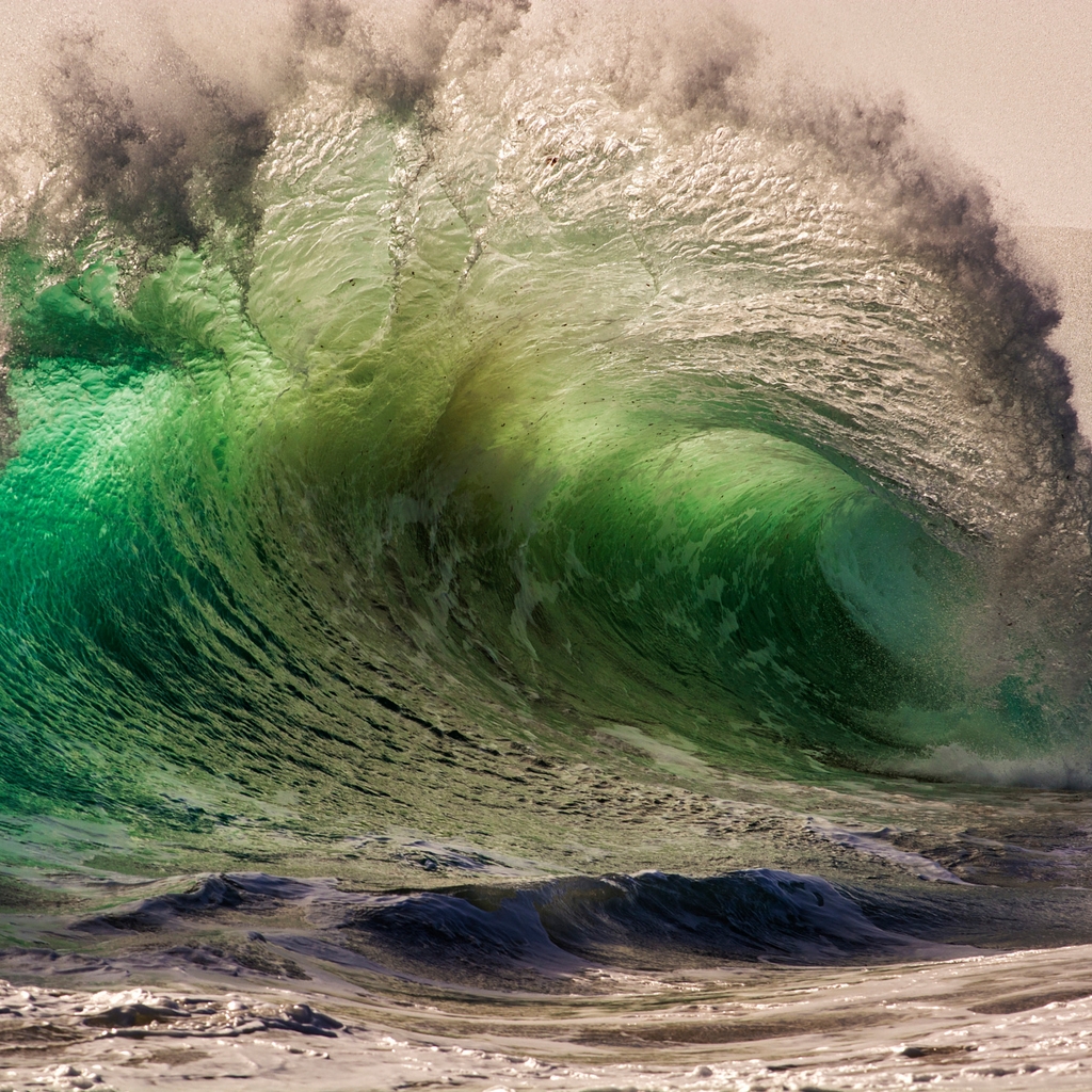 Green Ocean Wave for 1024 x 1024 iPad resolution