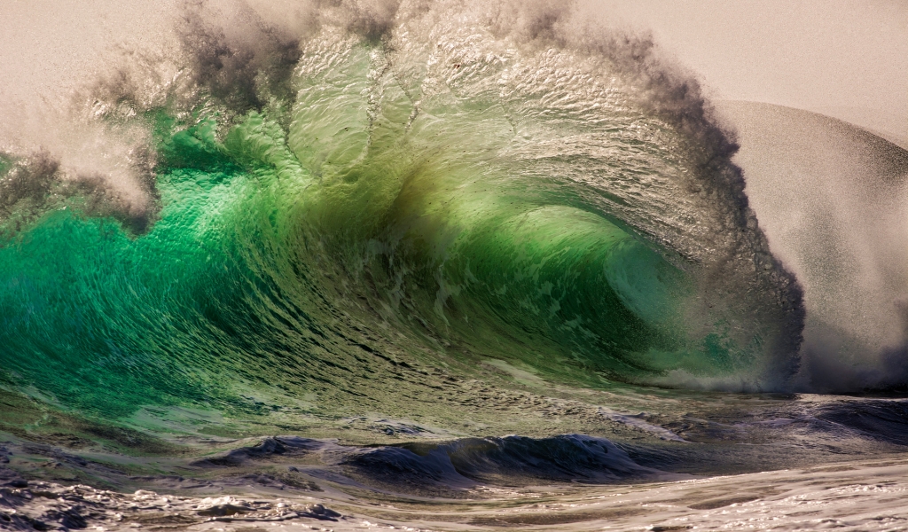 Green Ocean Wave for 1024 x 600 widescreen resolution