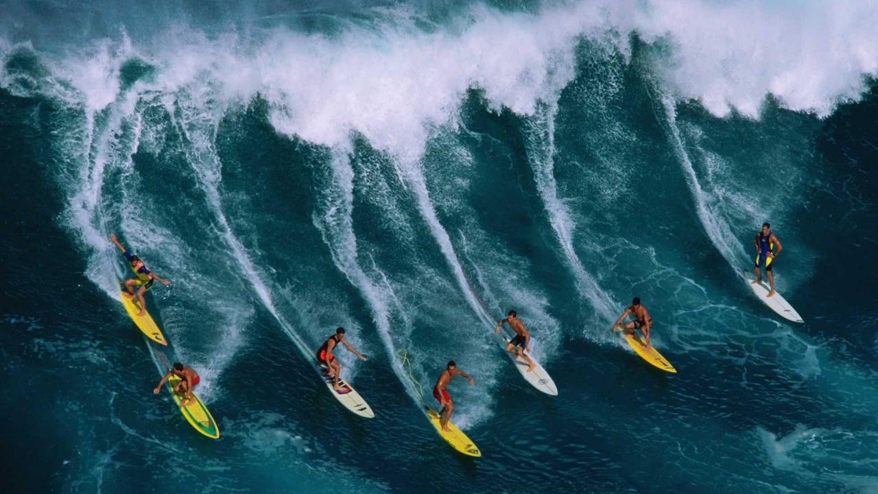 Guys Surfing for 1280 x 720 HDTV 720p resolution