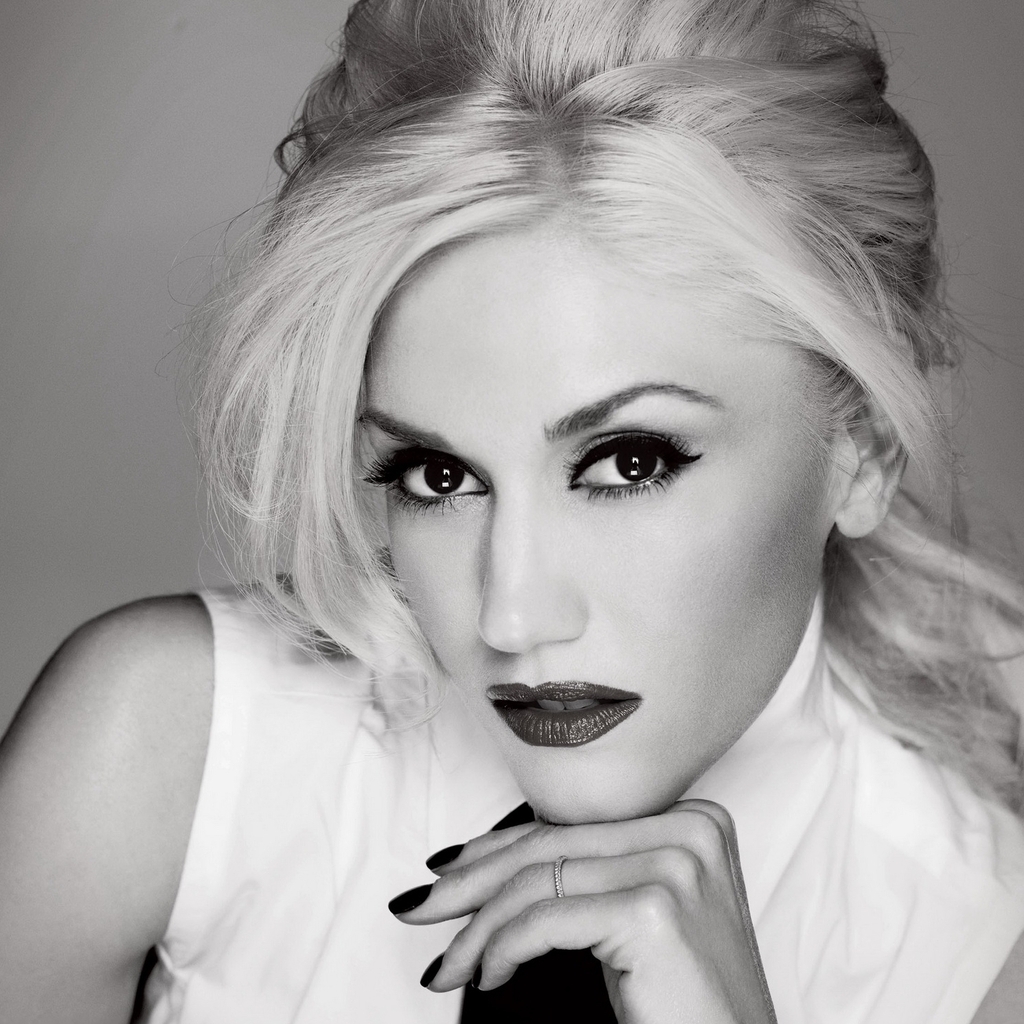 Gwen Stefani Black and White for 1024 x 1024 iPad resolution