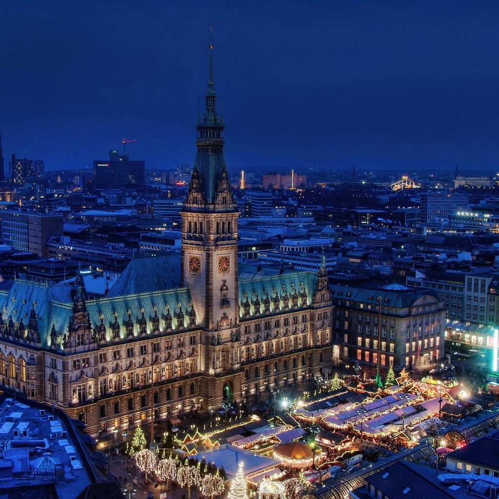 Hamburg Night View for 1024 x 1024 iPad resolution