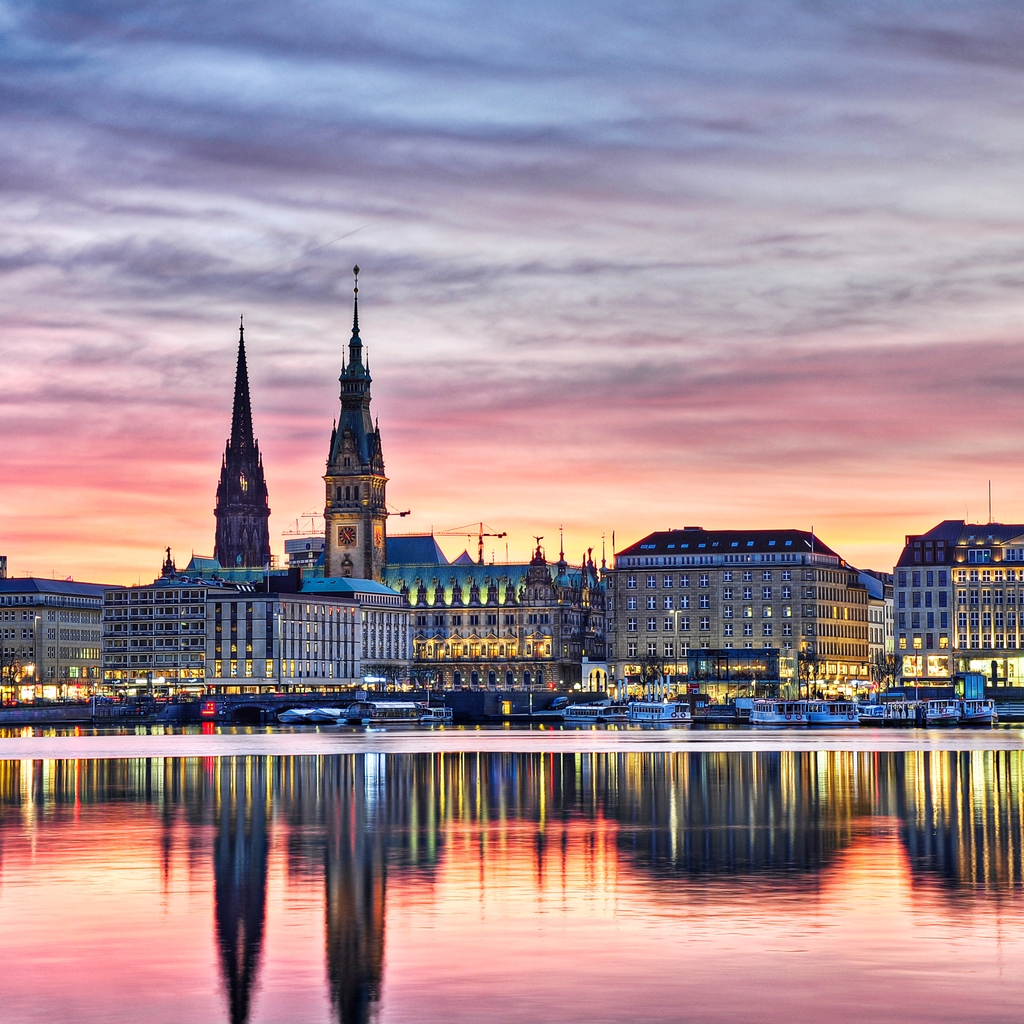 Hamburg Promenade View for 1024 x 1024 iPad resolution