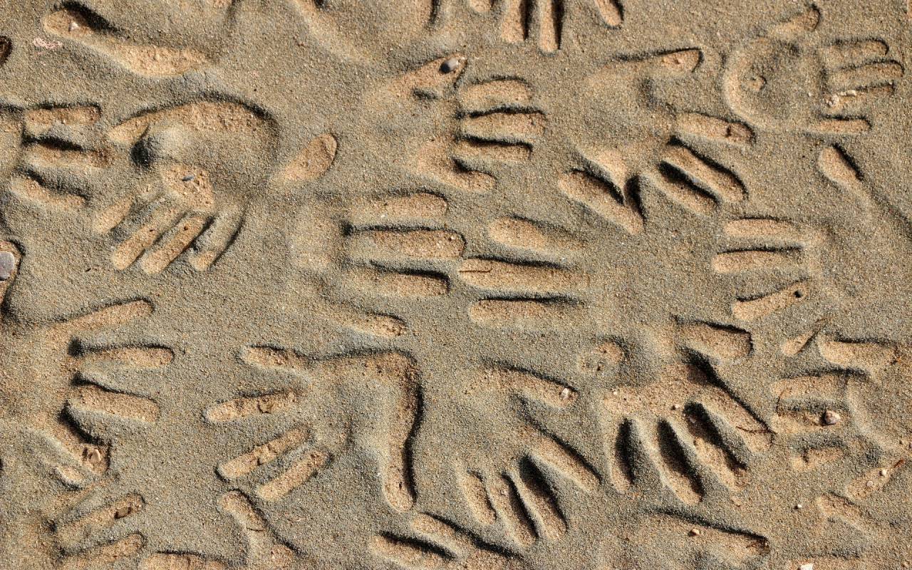 Handprints in the Sand for 1280 x 800 widescreen resolution