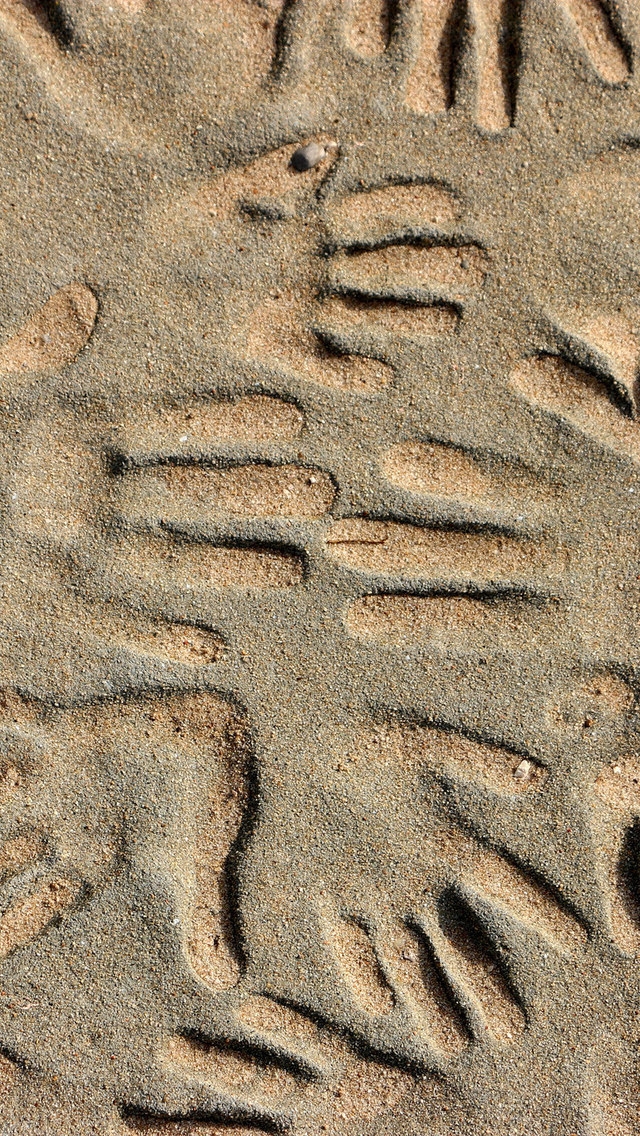 Handprints in the Sand for 640 x 1136 iPhone 5 resolution