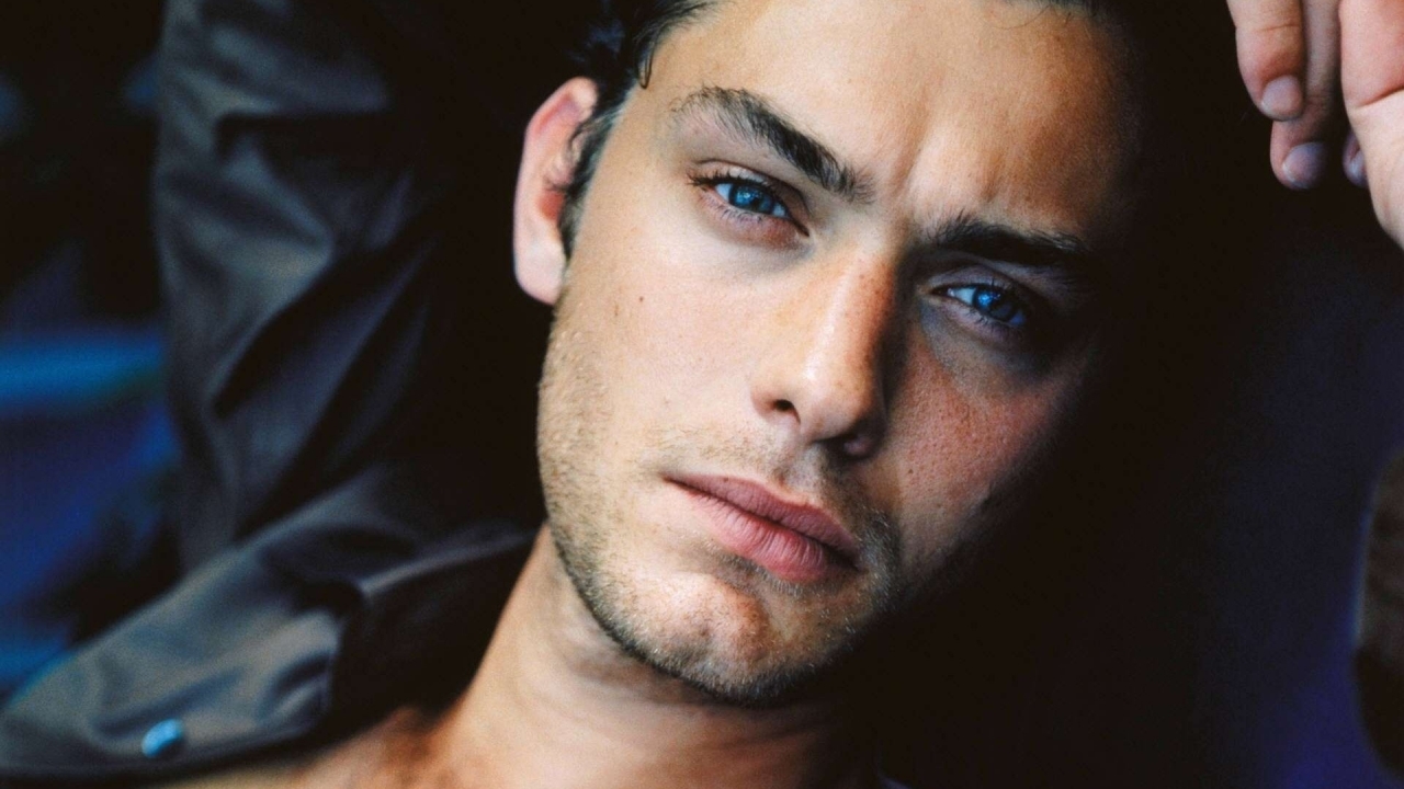 Handsome Jude Law for 1280 x 720 HDTV 720p resolution