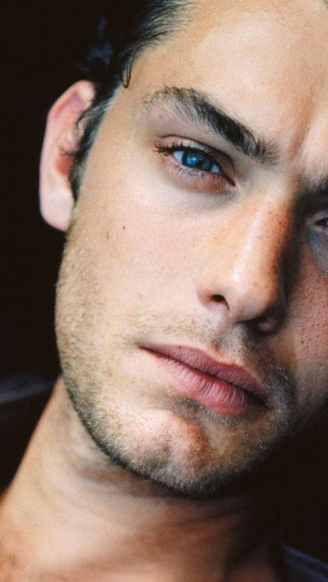 Handsome Jude Law for 640 x 1136 iPhone 5 resolution