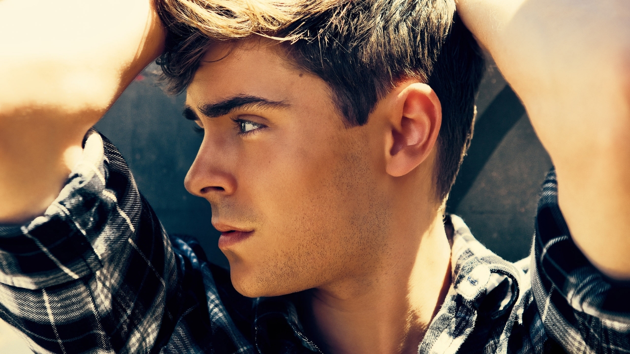 Handsome Zac Efron for 1280 x 720 HDTV 720p resolution