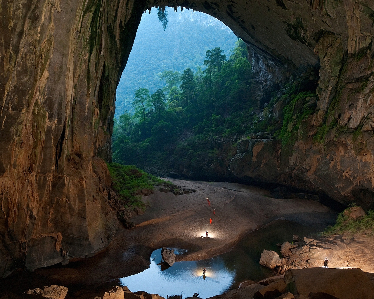 Hang Son Doong Cave for 1280 x 1024 resolution