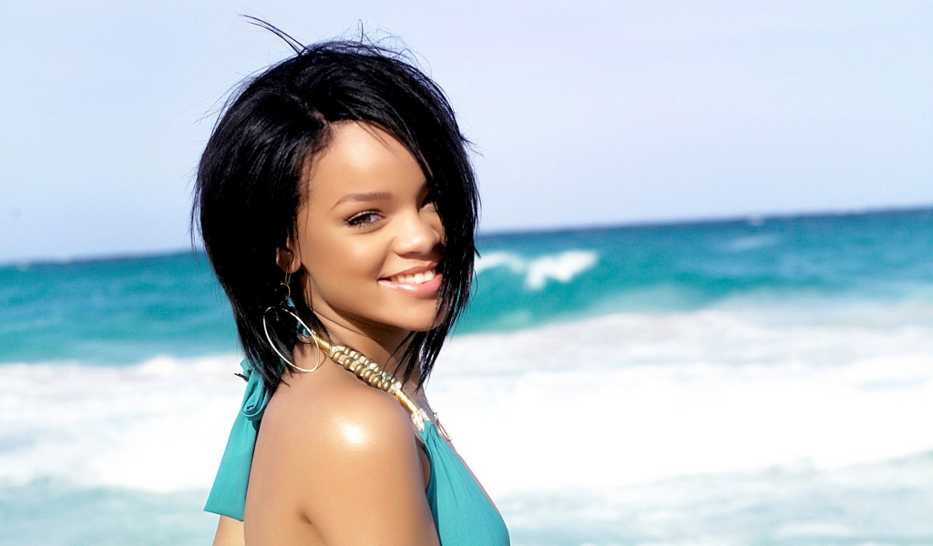 Happy Rihanna for 1024 x 600 widescreen resolution