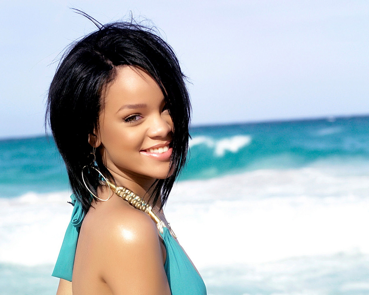 Happy Rihanna for 1280 x 1024 resolution